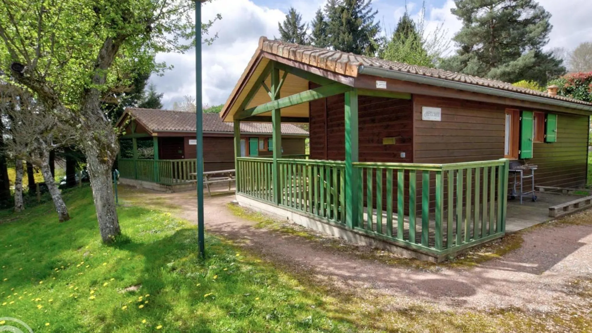 Chalet 35M² Pmr Avec Terrasse, 2 Chambres, Piscine, Activites De Plein Air, Animaux Acceptes - Fr-1-496-243 Saint-Rirand 0*,