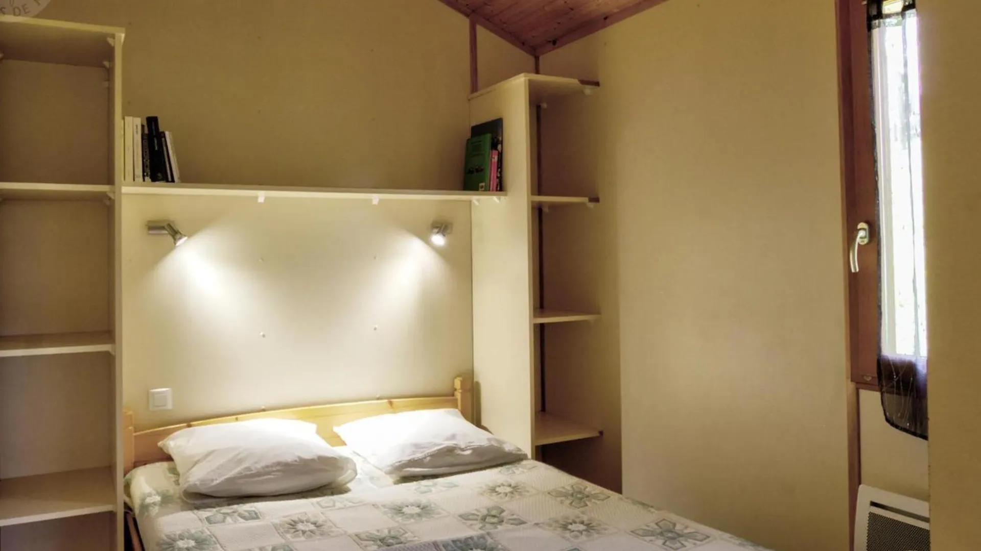 Chalet 35M² Pmr Avec Terrasse, 2 Chambres, Piscine, Activites De Plein Air, Animaux Acceptes - Fr-1-496-243 Saint-Rirand